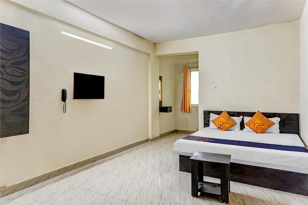 Spot On 81689 New Saiba Lodging Poona Buitenkant foto