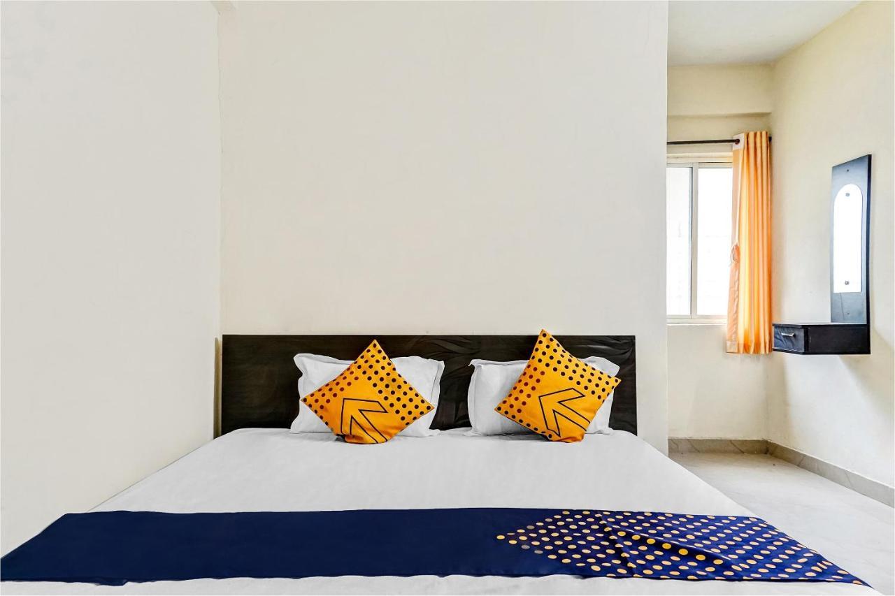 Spot On 81689 New Saiba Lodging Poona Buitenkant foto
